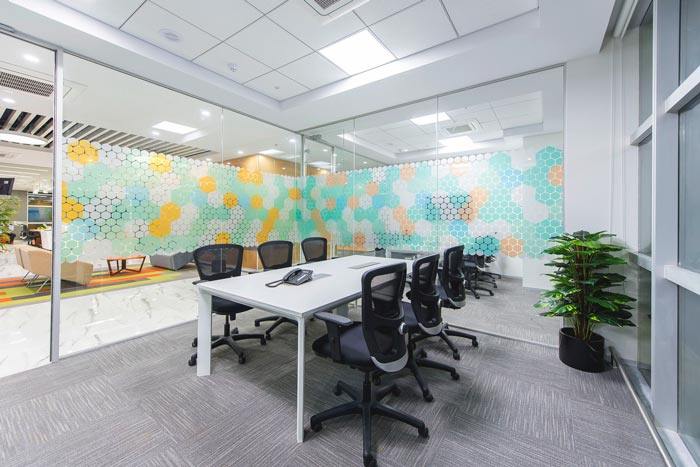 服饰公司办公室交流区域装修设计案例效果图