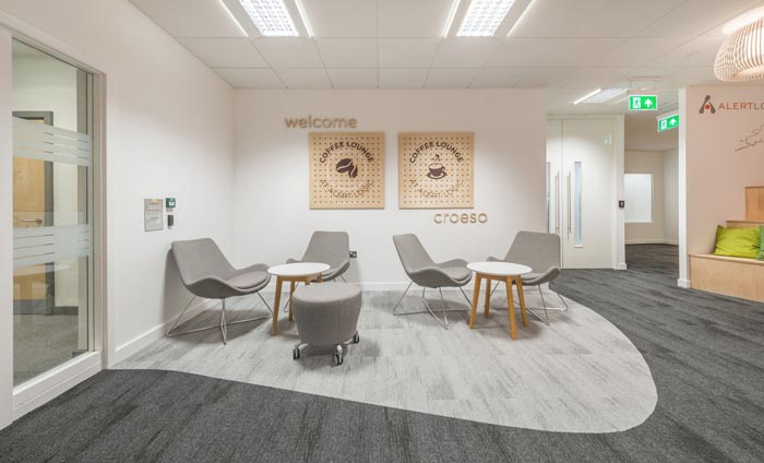 服饰有限公司办公室接待区域装修设计案例效果图