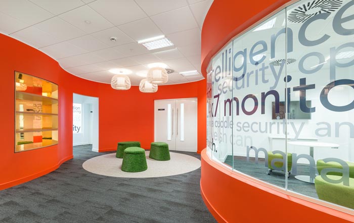 服饰有限公司办公室动线装修设计案例效果图