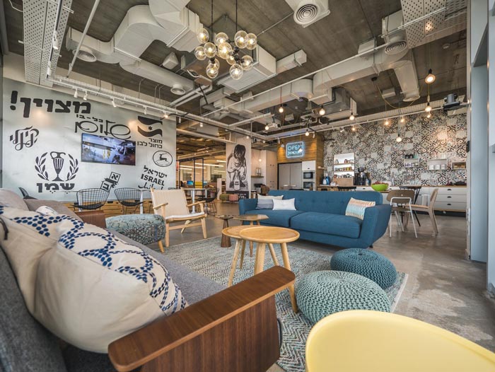 软件开发公司办公室前台接待装修设计实景图