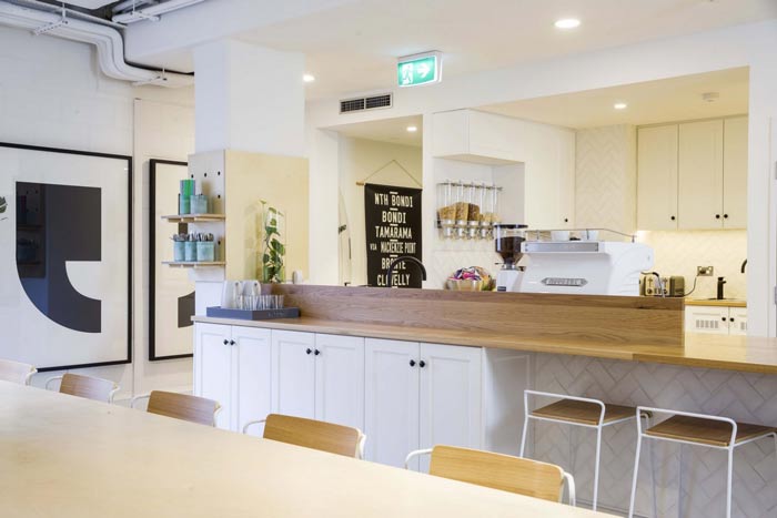 绿色能源公司办公室装修设计案例效果图